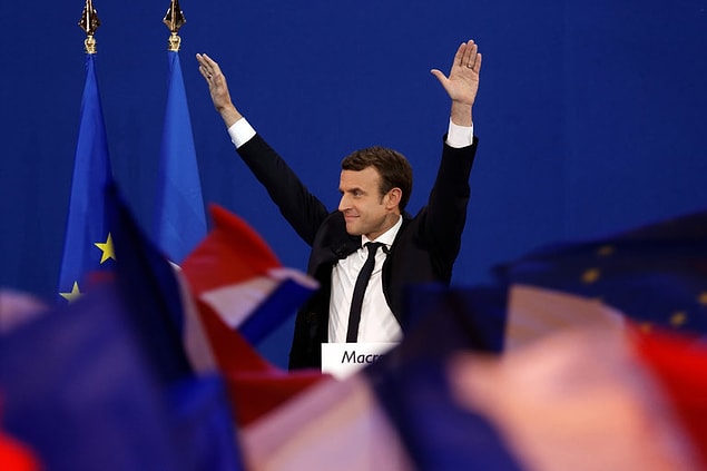 Macron'un vaatleri 👇