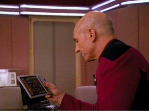 8. Kişiye Özel Ekran Cihazı: Star Trek: Yeni Nesil (1987) / iPad - 2010
