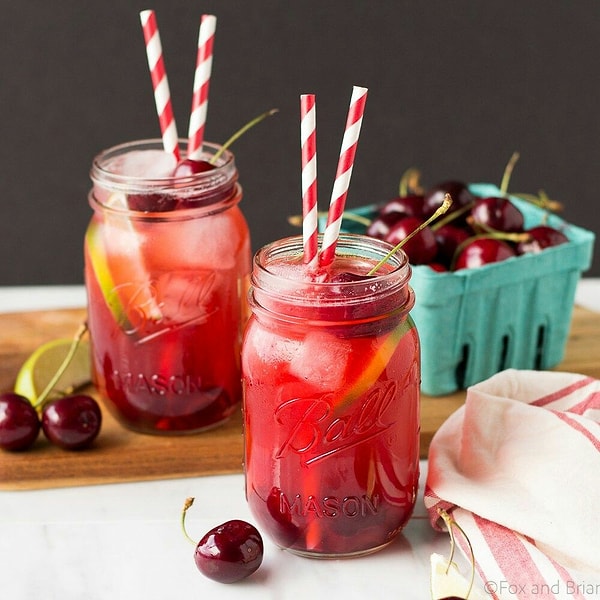 6. Вишневый чай со льдом