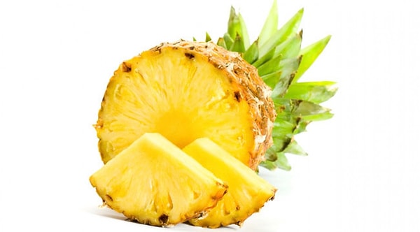 4. Ananas suyu meniye tadını verir.