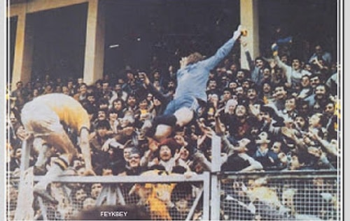'Kupa Beyi' olarak futbol tarihimize yer eden Ankaragücü 1981 tarihinde 5 gün içerisinde 2 kupa kazanmasının ardından 19 Mayıs Stadı'nın tribünlerinden tek ses yükselir "Gururluyuz Güçlüyüz, biz Ankaragüçlüyüz.."