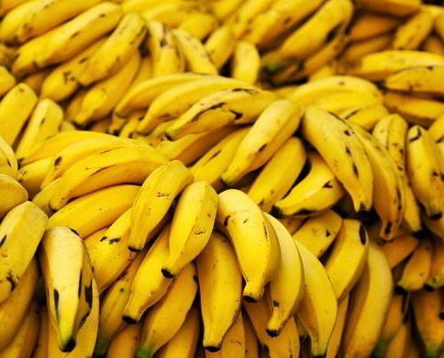 2. При приготовлении выпечки замените сахар на фрукты