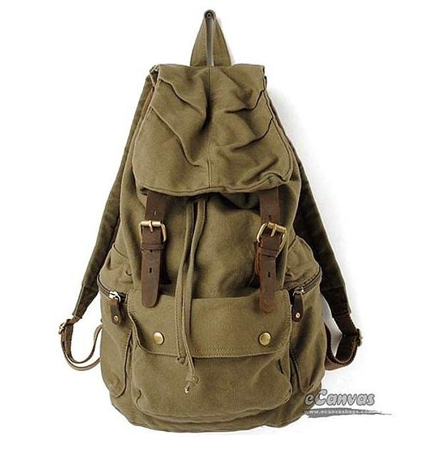 1. Okul çantası olarak asker çantası kullanmak ve çantanın üstüne tükenmez kalemle yazılar yazmak