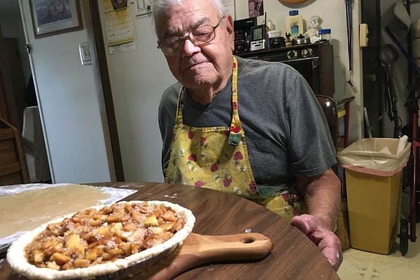 "Я стараюсь помочь всем, кому могу. Это делает меня счастливым".