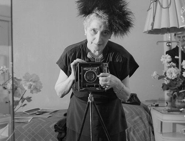 23. Fotoğrafçı Florence Vandamm, 1947