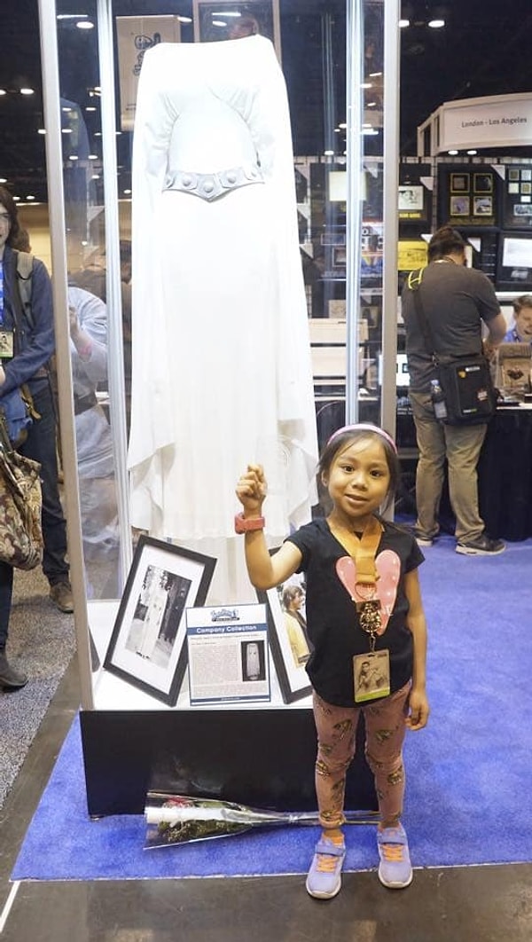 10. А последняя копия плана нашла место у мемориального стенда настоящей принцессы Леи.