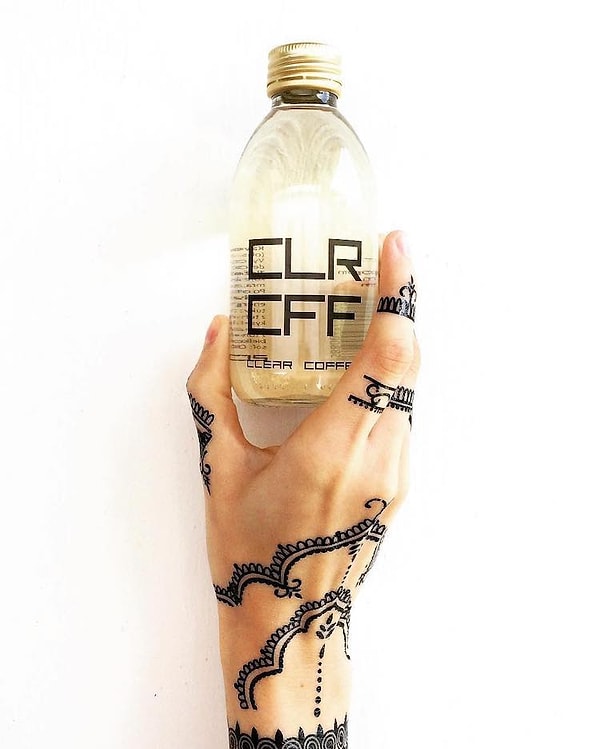 1. Два брата Адам и Девид создали первый в мире прозрачный кофе под названием "Clr Cff".