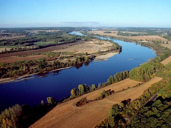 2. Fransa sınırları içindeki en uzun nehri hangisidir?