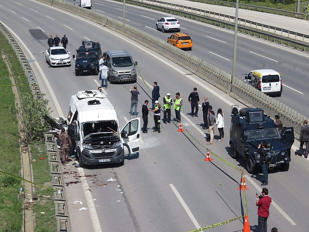 Polisin olay yerinde yaptığı ilk incelemede, servis minibüsünde çok sayıda çivi bulduğu bilgisi basına yansımıştı.