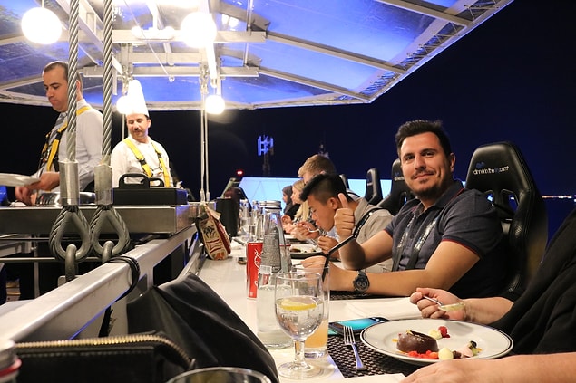 4. Sky Dinner