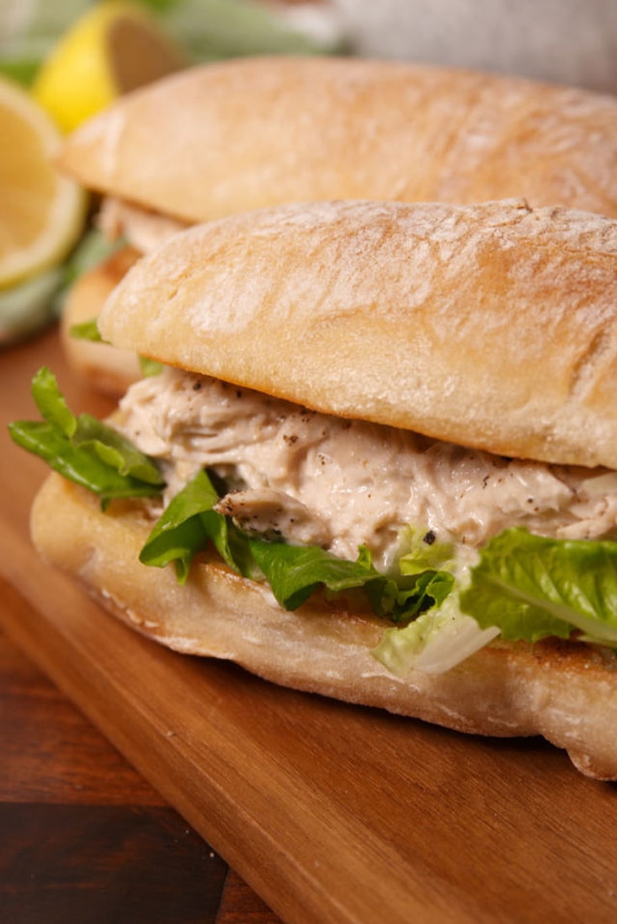 Сэндвич 110 руй. Диетические бутерброды. Мини сэндвич с курицей. Мини сэндвич с курицей. Закрытый бутерброд.