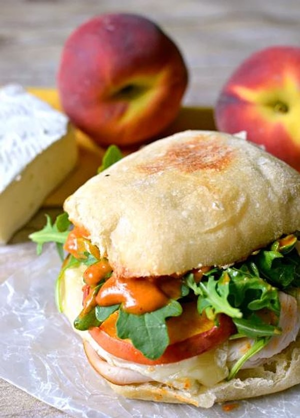 2. Сэндвич с фруктами и зеленью