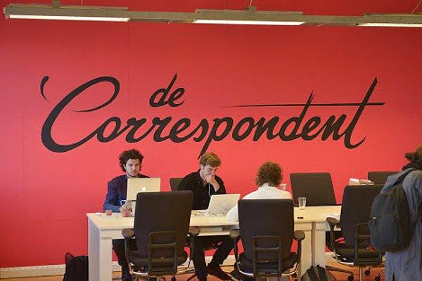 Hollandalı haber sitesi De Correspondent de toplamda yapılan 1 milyon avroluk bağış sayesinde yayın hayatına 2013'te başlayan bir site.