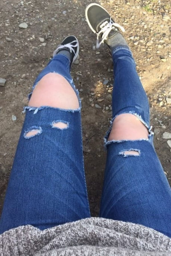 1. Эти рваные джинсы