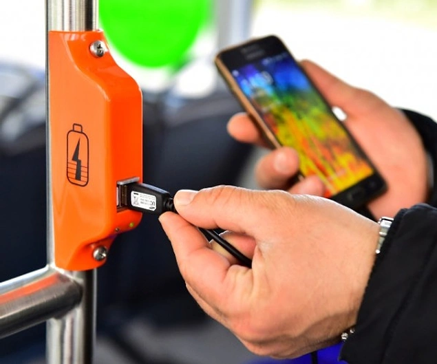Mevcut otobüslerde de uygulamaya sokulan usb ile şarj etme modülü de yer alacak.
