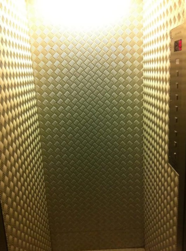 5. А как вам лифты без зеркал?