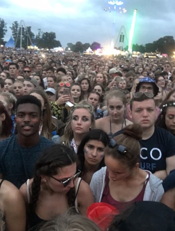 18. Сходить на концерт любимого артиста кажется уже не такой хорошей затеей.