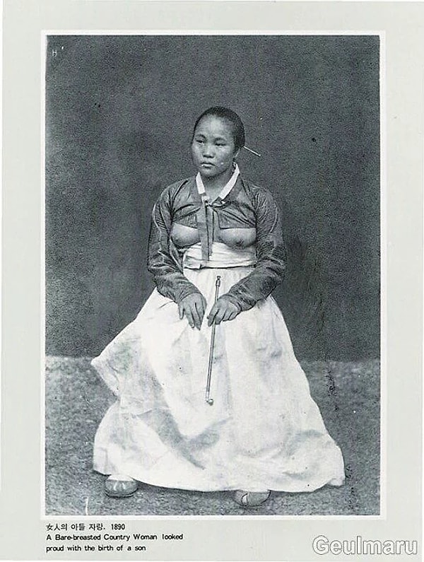 12. Женщина с открытой грудью, Корея, 1890