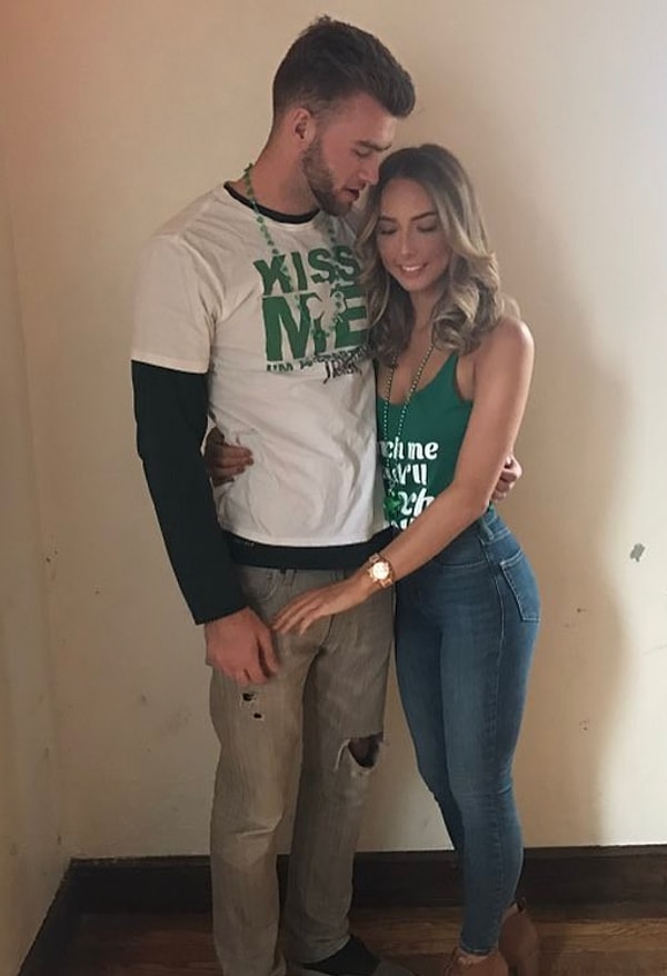 9. В личной жизни девушки, судя по фотографиям с ее странички, тоже все отлично.