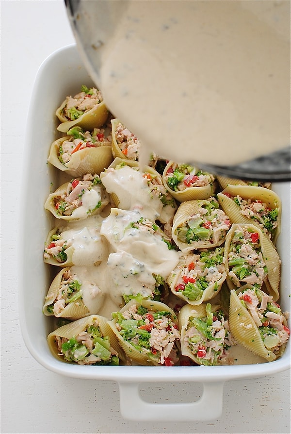 6. Конкильони с тунцом и соусом Бешамель