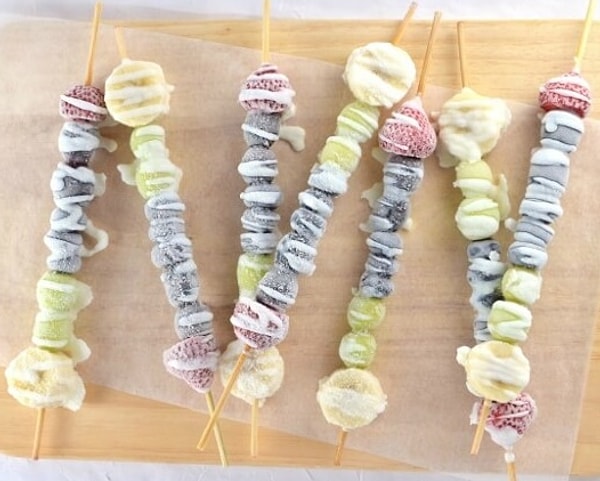 3. Разноцветные фруктовые шашлычки