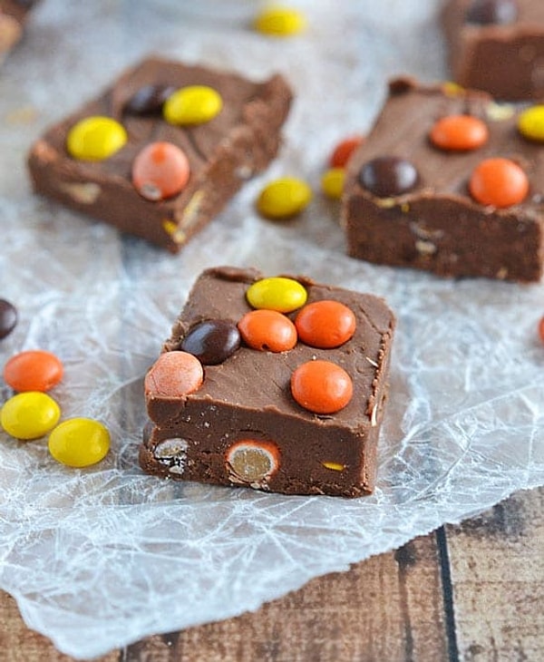 7. Шоколадные батончики с драже