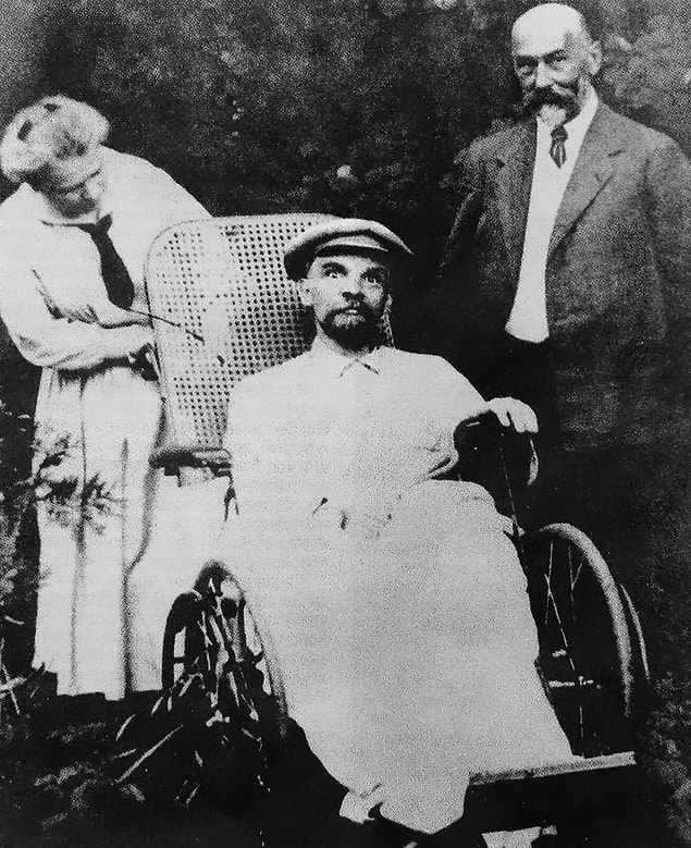 42. The last photo of Vladimir Lenin. | 1923