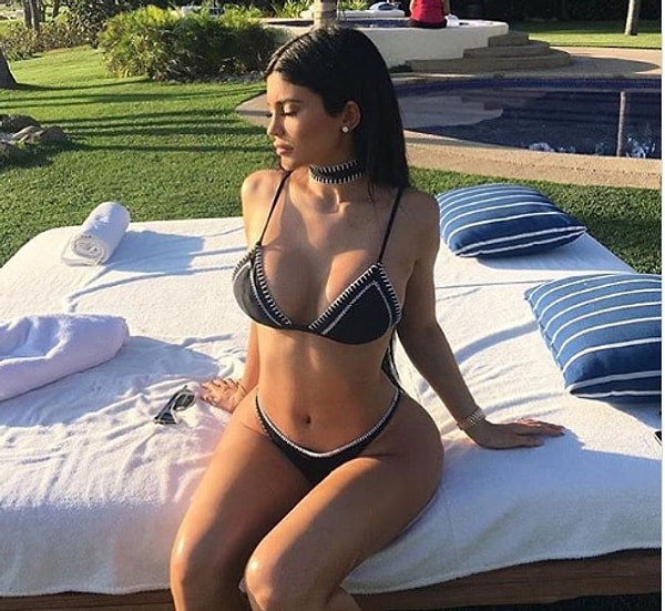 5. Пока что этот тренд более популярен за границей, но в скором времени эта мода на "брови на бёдрах" дойдёт и до нас!