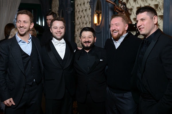 2. На торжество было приглашено около ста человек, среди гостей можно было увидеть Михаила Галустяна, Александра Ревву и Андрея Гайдуляна - коллегу Виталия по "Универу" - с супругой.