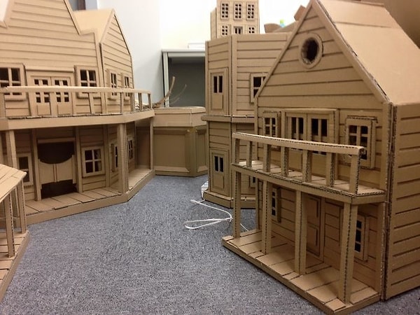 4. Маленький городок из картона