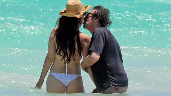 4. Hayatı boyunca hiç evlenmeyen Hollywood'un en efsane aktörlerinden Al Pacino, yeni yaşını 38 yaşındaki sevgilisi Lucila Sola ile Meksika'da kutladı.