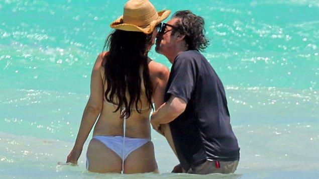 4. Hayatı boyunca hiç evlenmeyen Hollywood'un en efsane aktörlerinden Al Pacino, yeni yaşını 38 yaşındaki sevgilisi Lucila Sola ile Meksika'da kutladı.