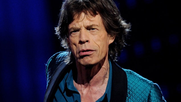 10. Jazz efsanesi George Melly bir gün Mick Jagger’a “Neden yüzün bu kadar kırışık?” diye sorunca Jagger da “Gülmekten” demiş.