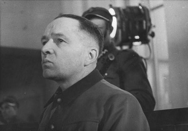 8. Kampın komutanı Rudolf Hoss 1946 yılında tutuklanmış ve işlediği cinayetler sebebiyle kampta asılarak idam edilmiştir.