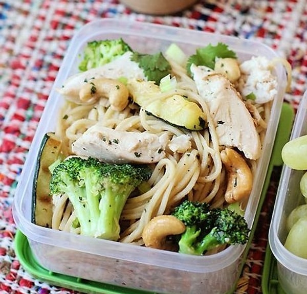 2. Паста с курицей и брокколи