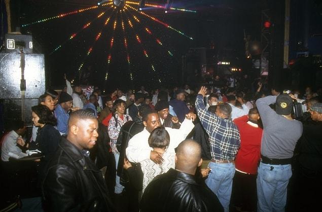 12. Crowd dancing at a party in Club Expo, 1995.