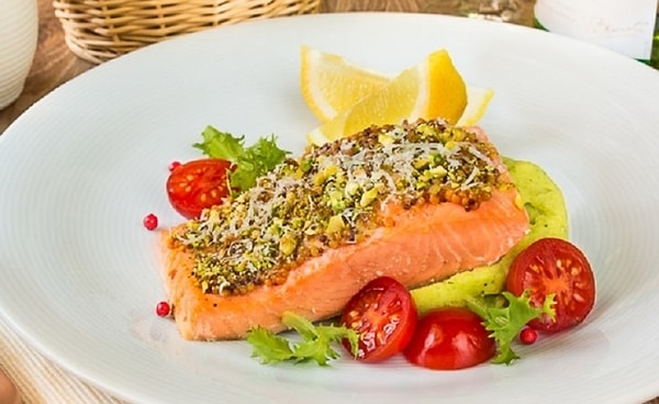 3. Лосось с фисташками