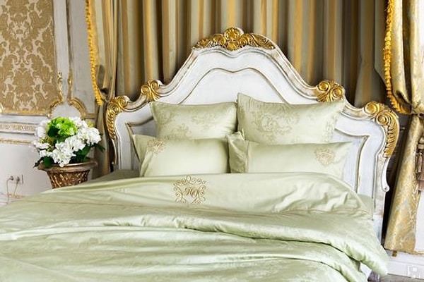 1. Красивое постельное бельё