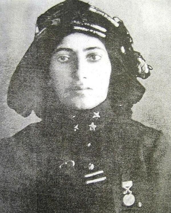 1888 senesinde Erzurum'da doğdu. 93 Harbinin üzerinden 10 sene geçse de etkileri halen hissediliyordu. Ruslar artık Kars-Ardahan çevresine kadar gelmişlerdi.