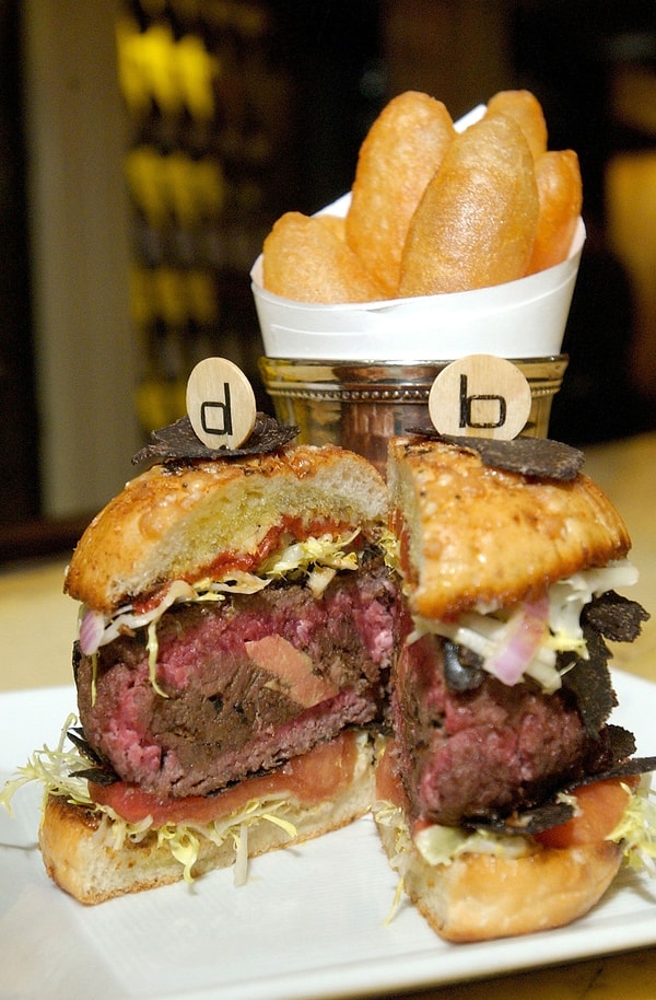 7. DB Royale Double Truffle Burger, место: DB Bistro Moderne, город: Нью-Йорк