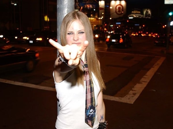 1. Все девчонки 2000-х мечтали об этом галстуке!