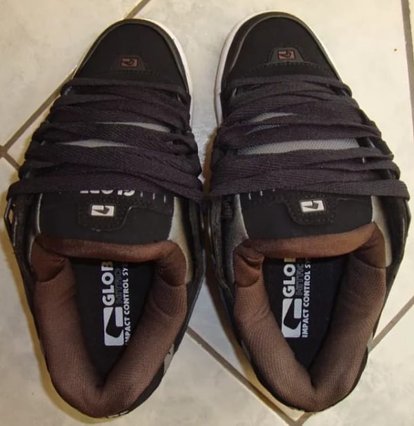 4. И не говори, что у тебя не было таких огромных кроссовок