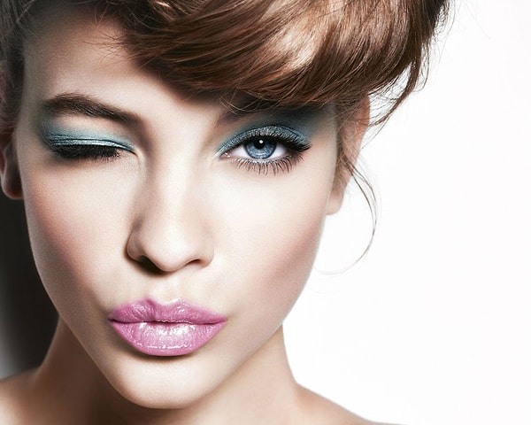 6. При любых обстоятельствах в вашей сумочке есть...