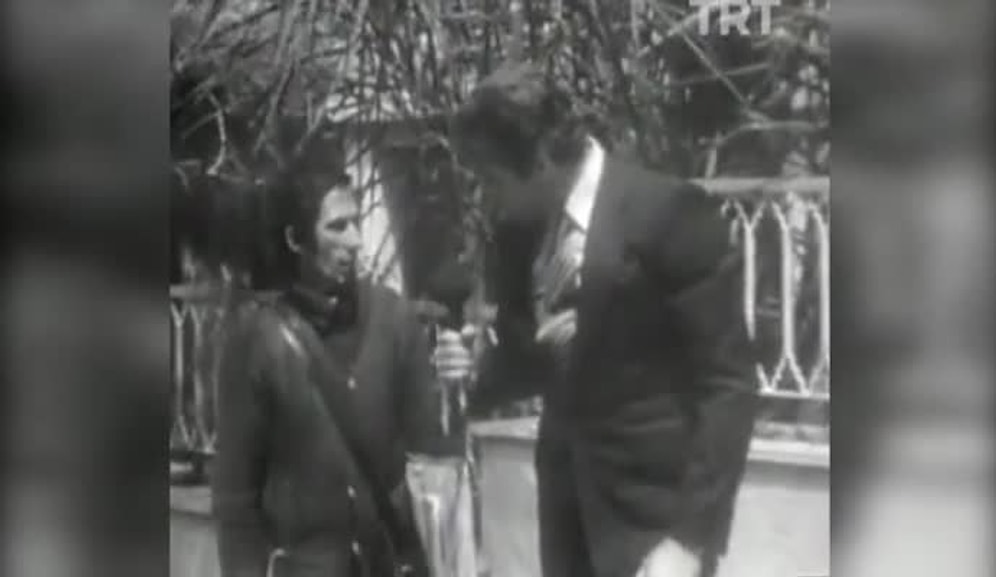 8. Kata Kadar Gazete Fırlatan Gazete Dağıtıcısı