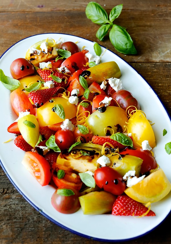 6. Фруктовый салат с помидорами