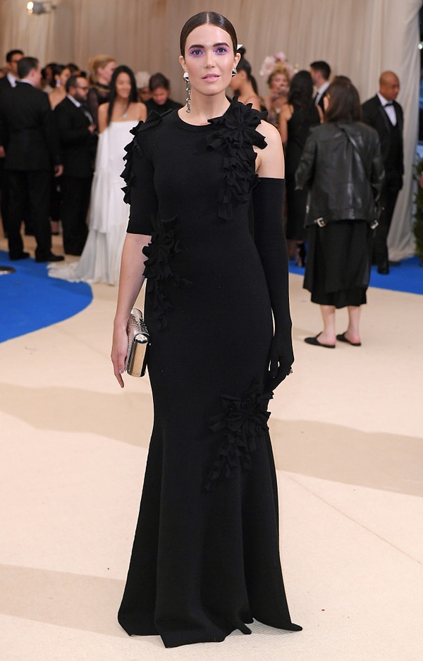 37. Мэнди Мур