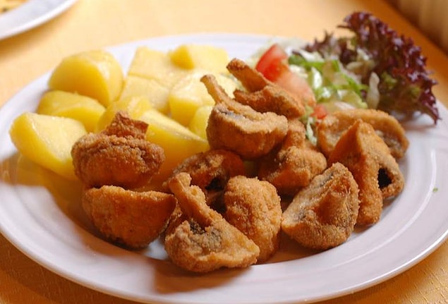 11. Kızarmış lezzetli mantarlar: Smazene Zampiony!