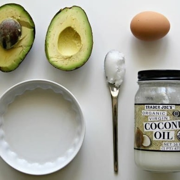 11. Используйте остатки авокадо для приготовления маски для волос