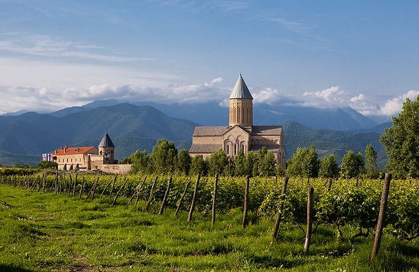 В 2014 году на территории Алавердского монастыря, находящегося в регионе Кахетия, был открыт "Дом мацони".