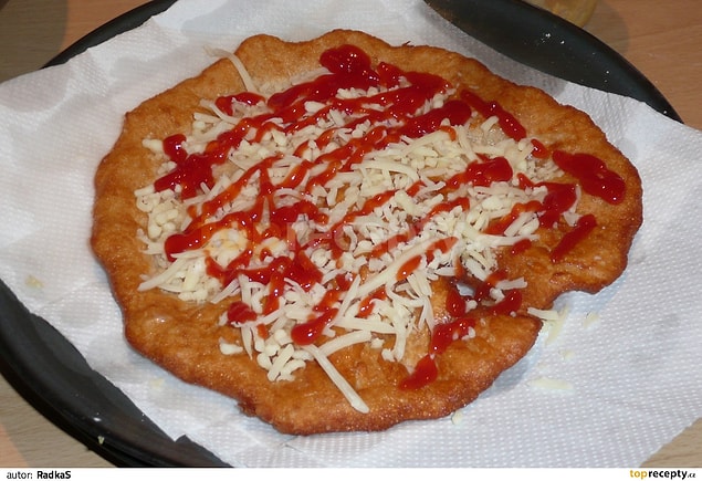 12. Pişiye benzeyen pizza: Langose!